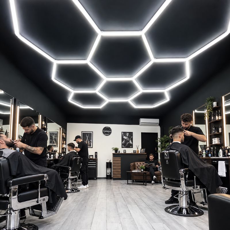 Pourquoi les barbers remplissent tout leur plafond d'hexagones